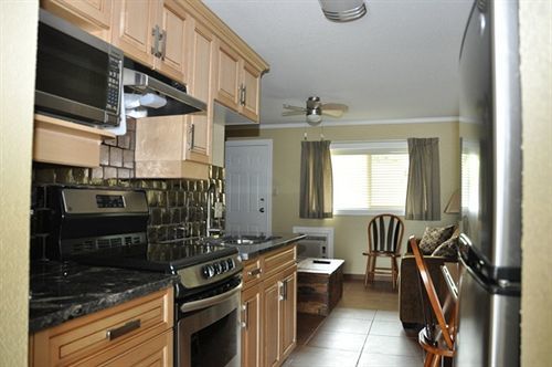 Safari Beach Resort Osoyoos Εξωτερικό φωτογραφία